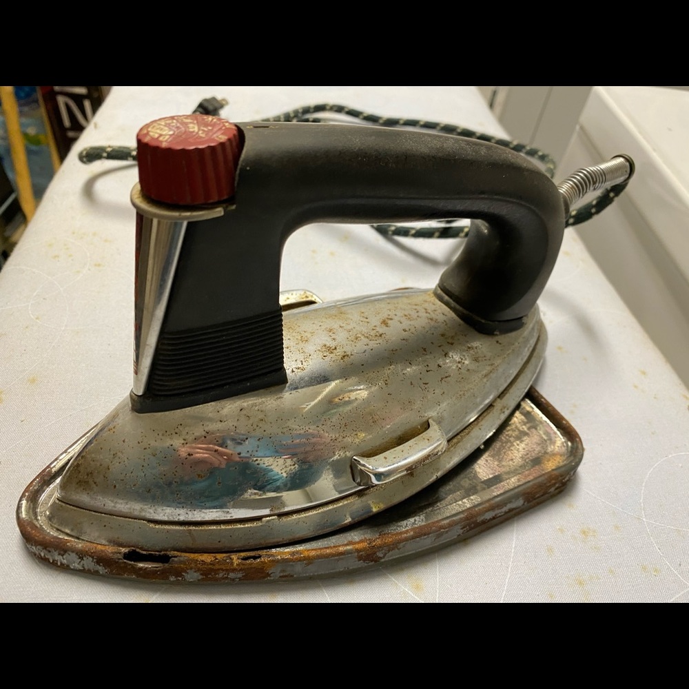 General Mills Truheat Iron
